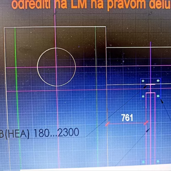 Obudowa dźwiękochłonna w zakładzie produkcyjnym